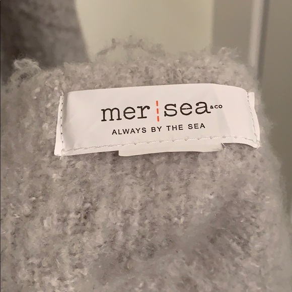 Free Cozy Scarf included with any purchase - Picture 2 of 3